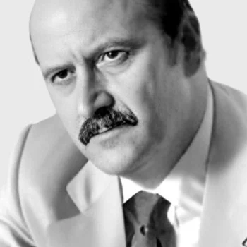 Agustín González