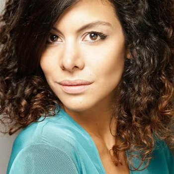 Alejandra Lara