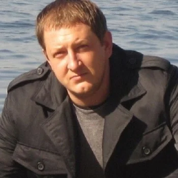 Александр Серов
