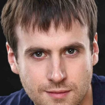 Александр Гундарев