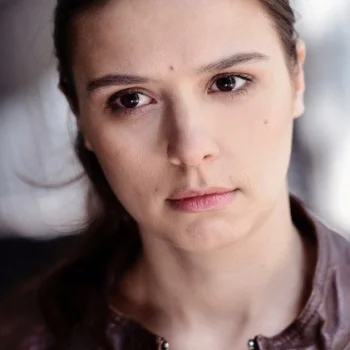 Aline Adam