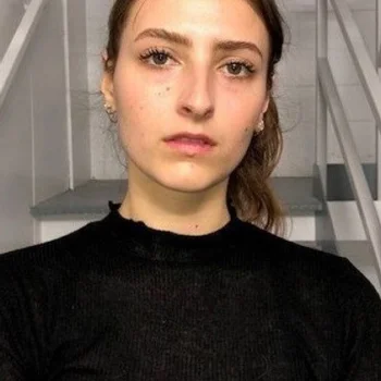 Anna Collins