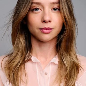 Анна Лори