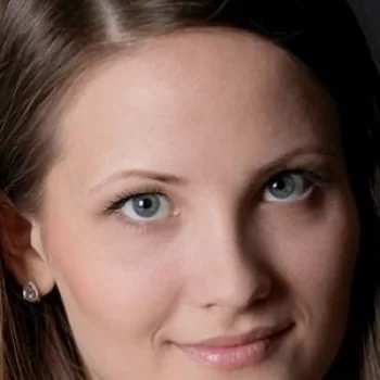 Арина Автушенко