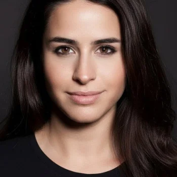 Büşra Pekin