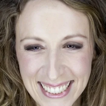 Caroline Arrouas