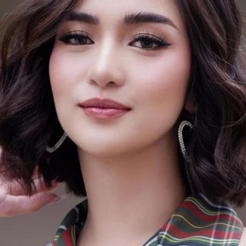 Charlie Dizon