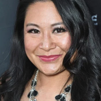 Christine W Chen