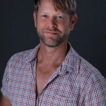 Christopher Amos