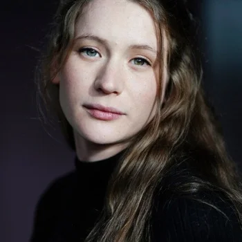 Claire Duburcq