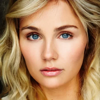 Clare Bowen