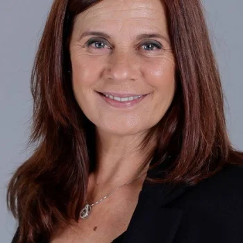 Cristina Homem de Mello