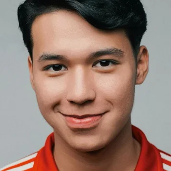Дамир Амангельдин