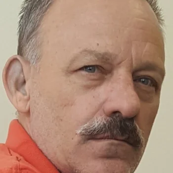Дэниэл Мэндер