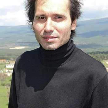 Давид Десола