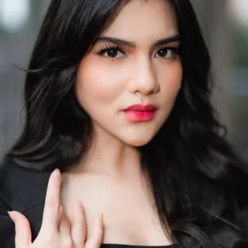Davina Karamoy
