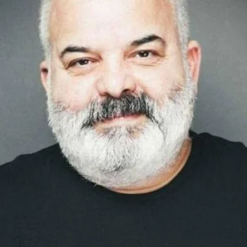Deniz Oral