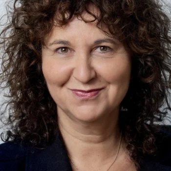 Denize Karabuda