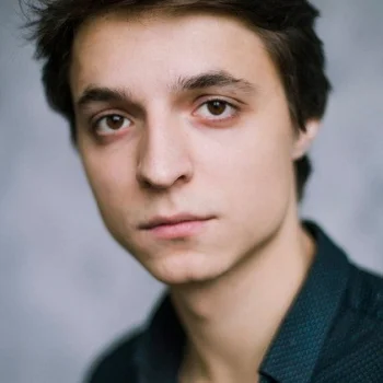 Дмитрий Олейник