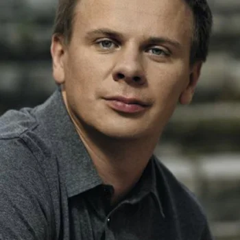 Дмитрий Комаров