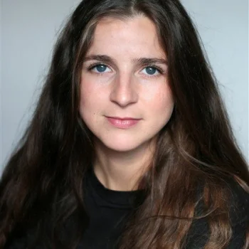 Esther Valding