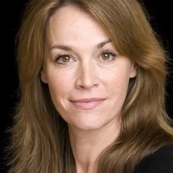 Eva Pope