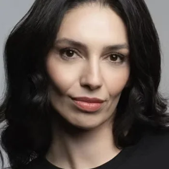 Эзги Челик
