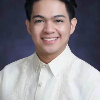 Francis Magundayao