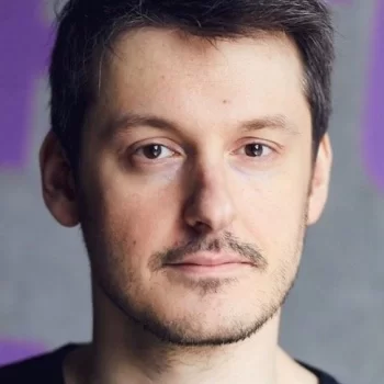 Илья Найшуллер