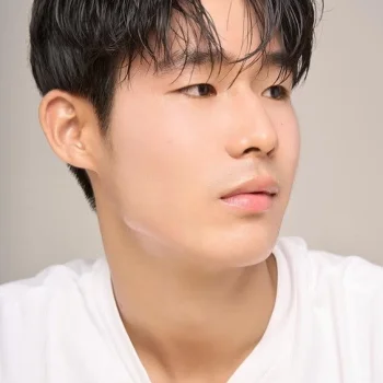 Jae Woo Yang