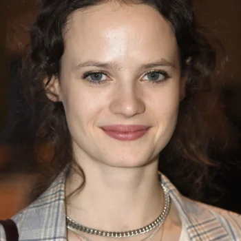 Jana McKinnon