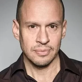 Джонатан Сегал