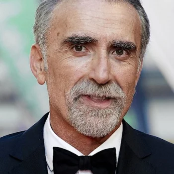 Juan y Medio