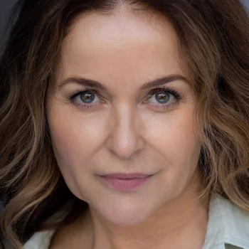 Julia Sawalha