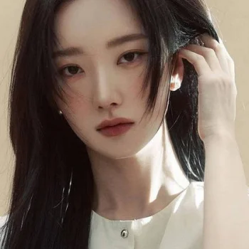 Kang Min-ji