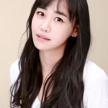 Kang Rae-yeon