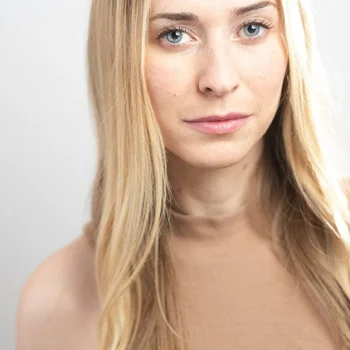 Laura Cantwell