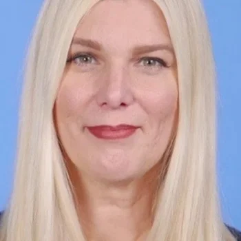 Laura Lynne Jackson