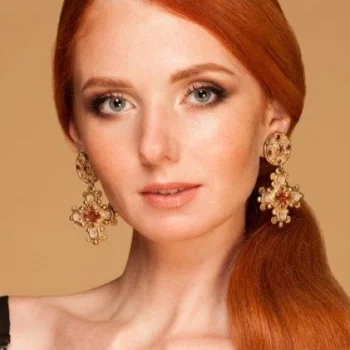 Лена Катина