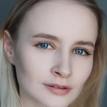 Лиза Хапова