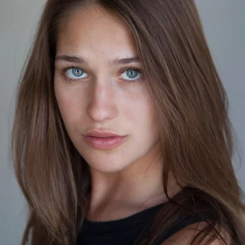 Лола Кёрк
