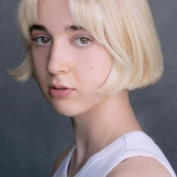 Maisie Ayres