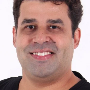 Marcelo Flores