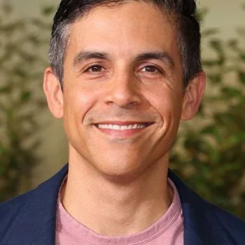 Matthew López