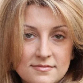 Нелли Яралова