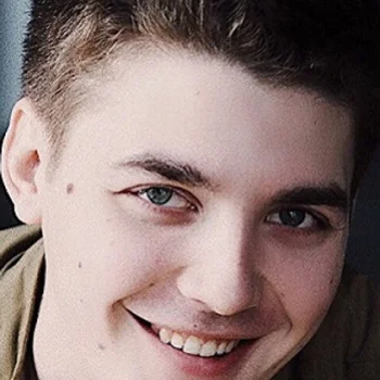Никита Санаев