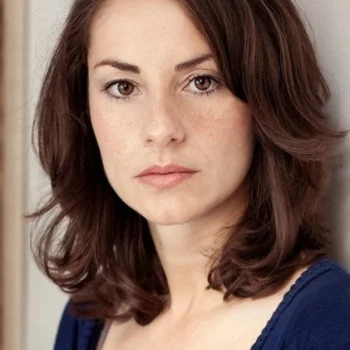 Nina Azizi