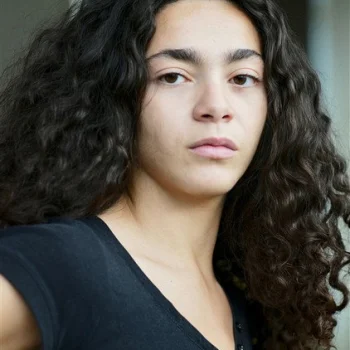 Oumnia Hanader