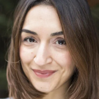 Özge Özel