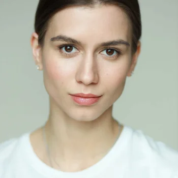 Полина Ларина